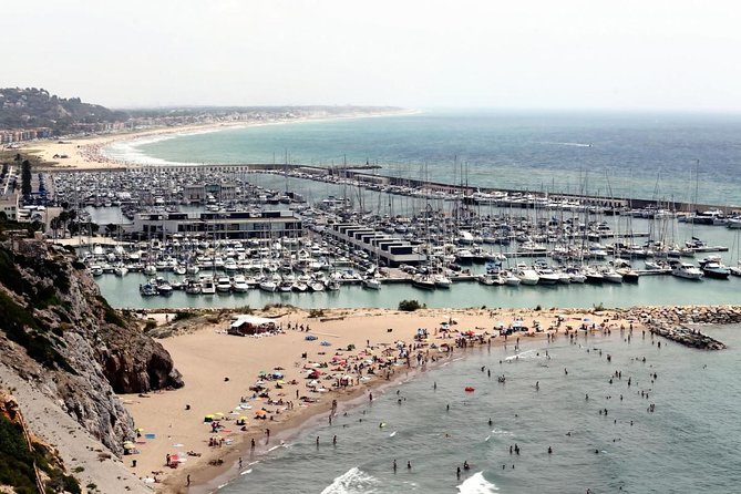 Barcelona Sailing: Light Snacks & Open Bar with Private Option - Key things to know before you sail