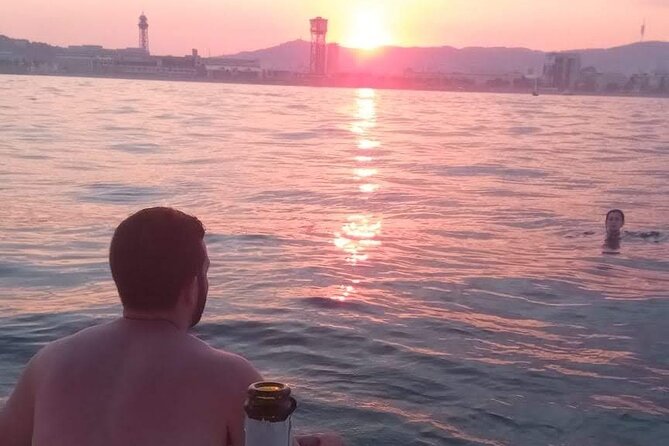 Barcelona Sensational Sunset Tour with Open Bar and Snacks - What comes with the open bar