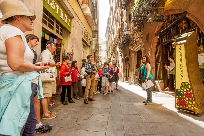 Barcelona: Small Group Picasso Tour with Picasso Museum - Entering the Picasso Museum