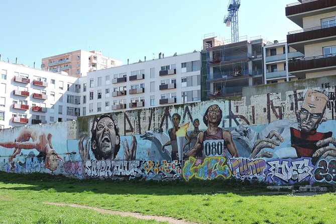 Barcelona Street Art and Graffitti Bicycle Tour - Reading walls instead of just photographing them