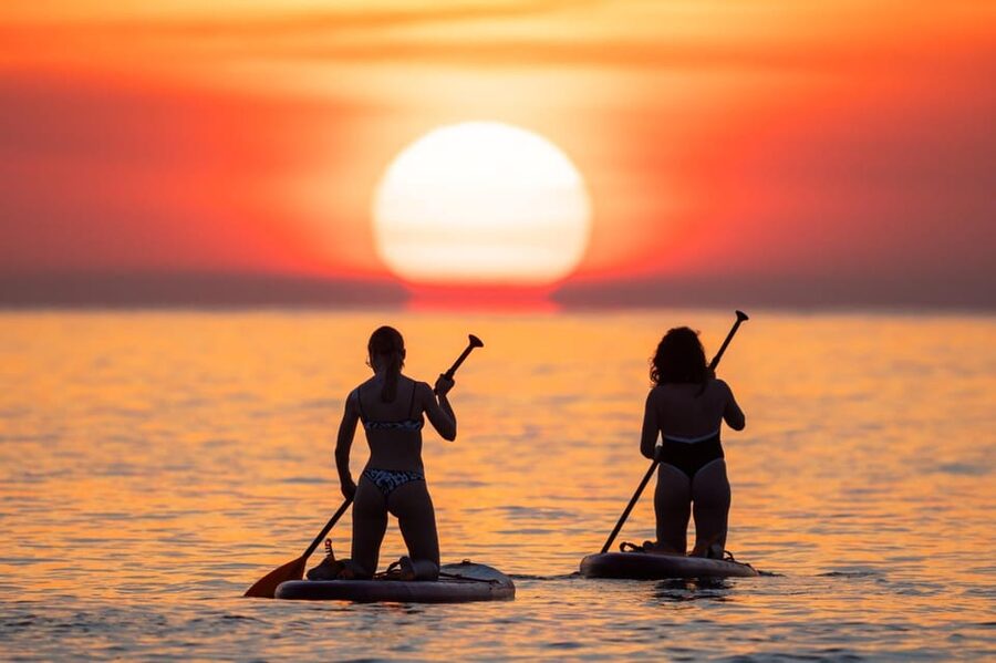 Barcelona: Sunrise Paddleboarding with Instructor and Photos - Who will enjoy it most
