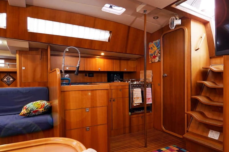 Barcelona: Sunset or Afternoon Yacht Cruise with Drinks - What the two hours feel like