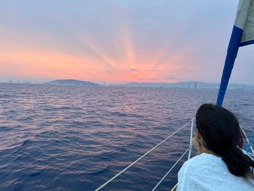 Barcelona: Sunset Sailboat Cruise with Drinks and Snacks - The first minutes: city views open up