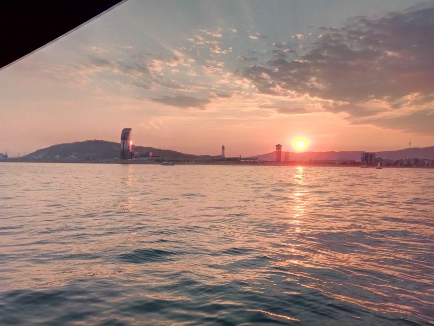 Barcelona: Sunset Sailing Tour with Open Bar & Snacks - Passing Gehry’s Golden Fish