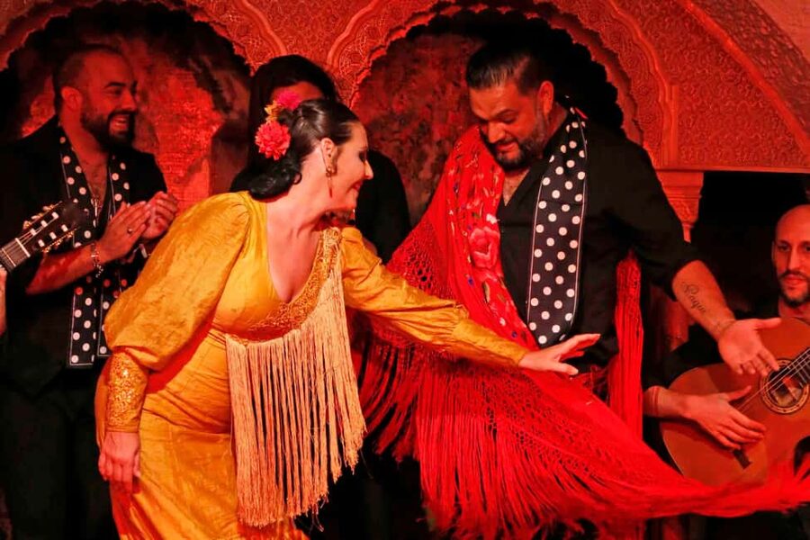 Barcelona: Tablao Flamenco Cordobes Show and Drink in Rambla - Practical advice for a smooth evening