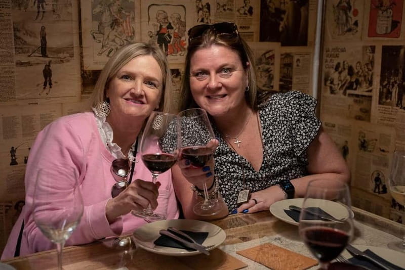 Barcelona: Tapas and Drinks Tour of Old Town - Stop one: the filling bomb and a cold beer