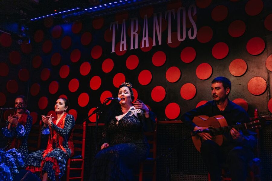 Barcelona: Tapas and Flamenco Experience - A short walk through the Gothic Quarter