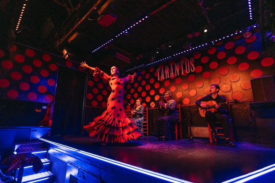 Barcelona: Tapas and Flamenco Experience - Plaça Reial and the flamenco theater