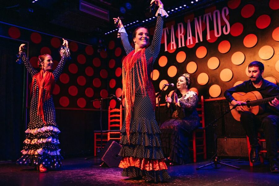 Barcelona: Tapas and Flamenco Experience - Nine or more tapas at the shared table