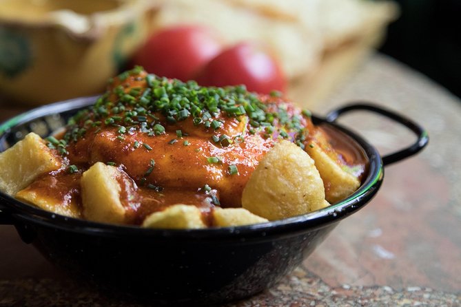 Barcelona Tapas Crawl Tour - Four stops, one moving Barcelona dinner
