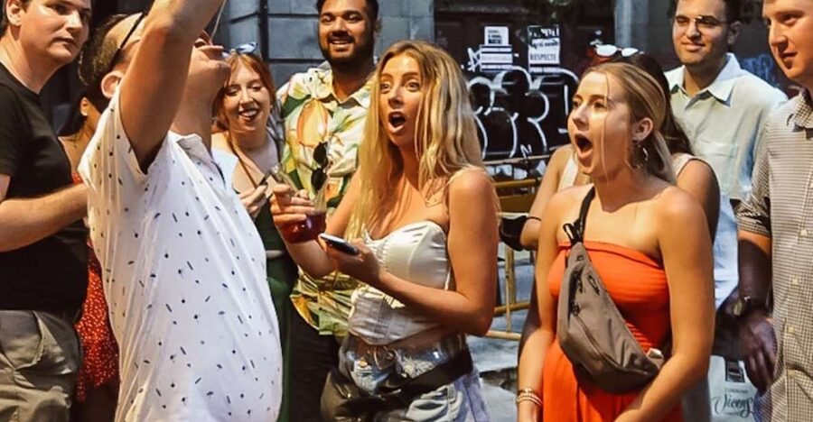 Barcelona: Tapas Walking Tour with Food, Wine, and History - Wine, vermouth, and sangria with the food