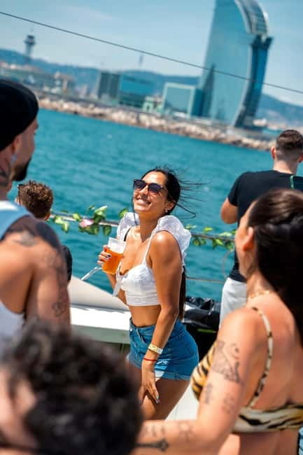 Barcelona: The Original Barcelona Boat Party - The Coconut Club and the club after the cruise