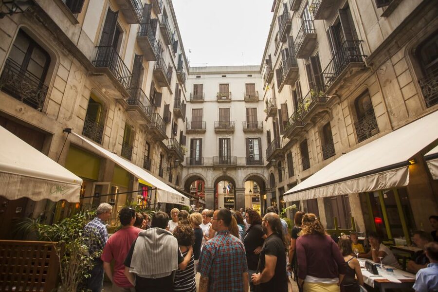 Barcelona: “The Shadow of the Wind” Literary Walking Tour - Key points at a glance
