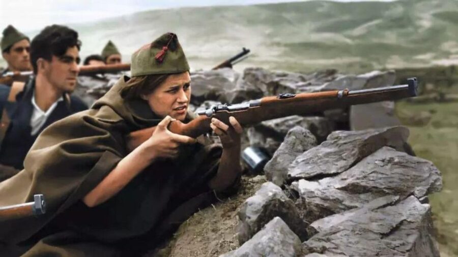 Barcelona: The Spanish Civil War Historical Walking Tour - Following the fighting through Barcelona’s old town