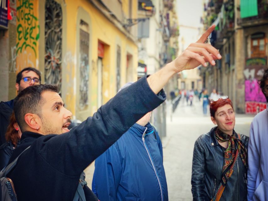 Barcelona: The Spanish Civil War Historical Walking Tour - The role of ordinary people and women