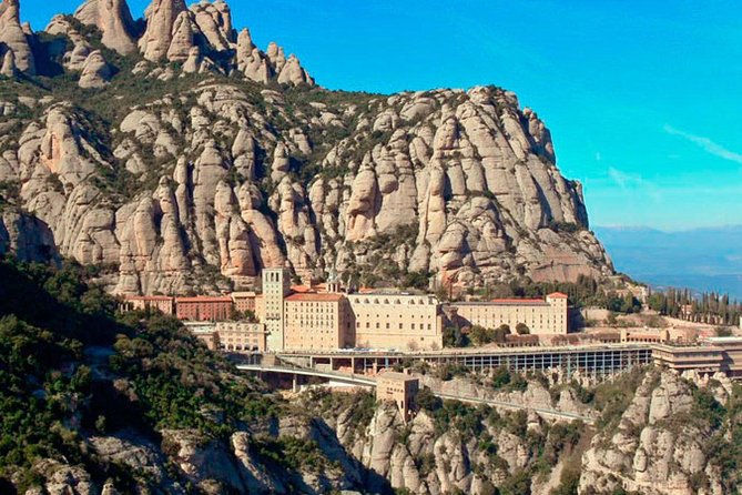 Barcelona to Montserrat Monastery: Tour, Transfers & Basilica - Inside the Basilica and the Black Madonna