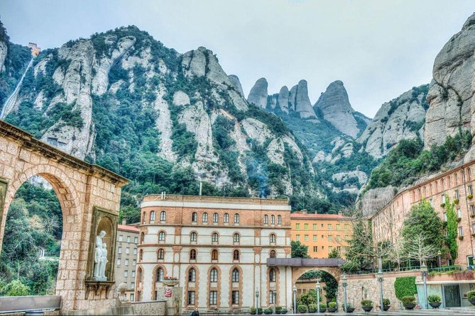 Barcelona to Montserrat Monastery: Tour, Transfers & Basilica - Three hours to choose your own Montserrat