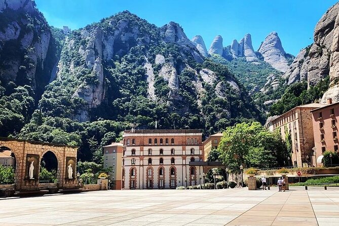 Barcelona to Montserrat Monastery: Tour, Transfers & Basilica - Meeting at 9:00 am near Barcelona’s marina