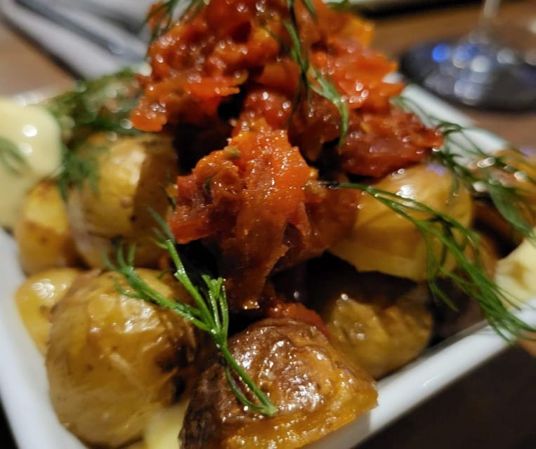 Barcelona: Wine Tasting and Tapas 5-Course Pairing Dinner - Cold and warm tapas courses