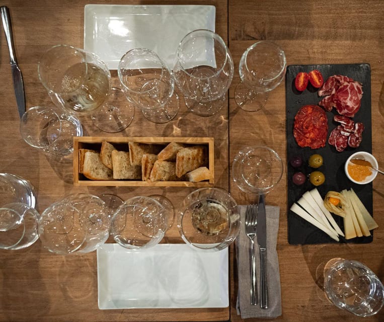 Barcelona: Wine Tasting and Tapas 5-Course Pairing Dinner - The main course and dessert