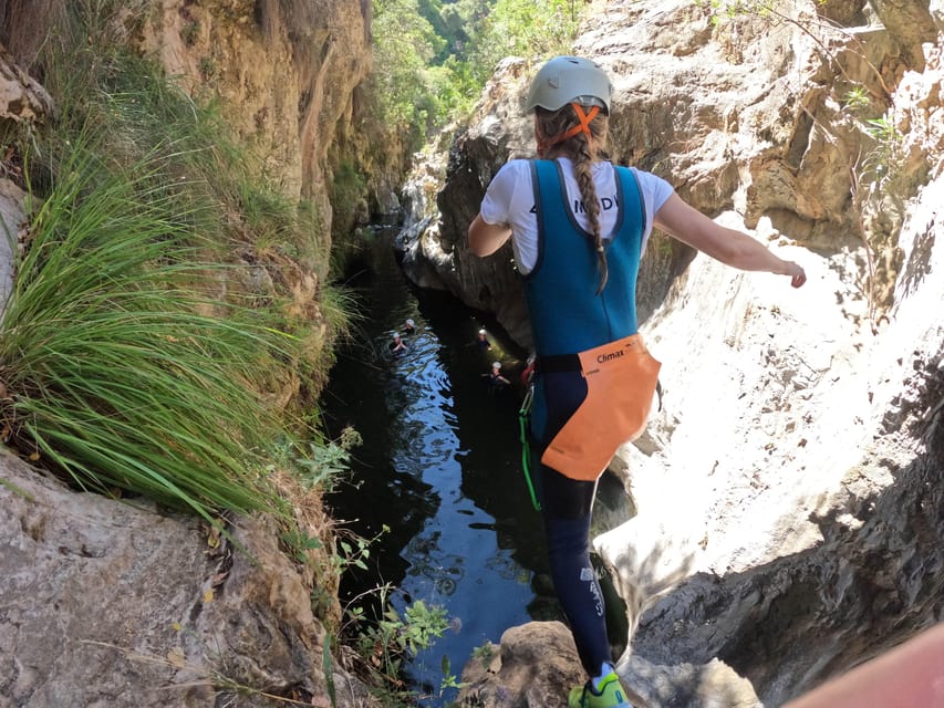 Benahavís: Canyoning Guided Tour at Guadalmina River - Learning to rappel safely