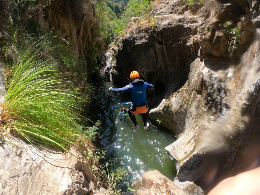 Benahavís: Canyoning Guided Tour at Guadalmina River - Who should book this canyoning trip
