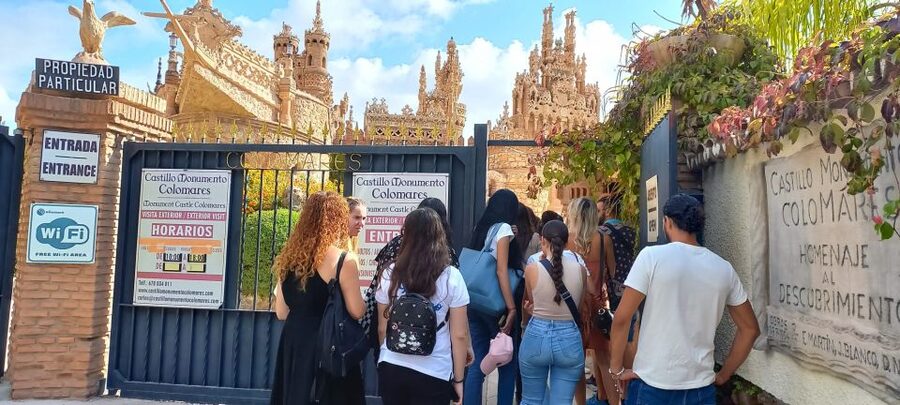 Benalmadena: Colomares Castle Tour with Entry Ticket - Key points at a glance