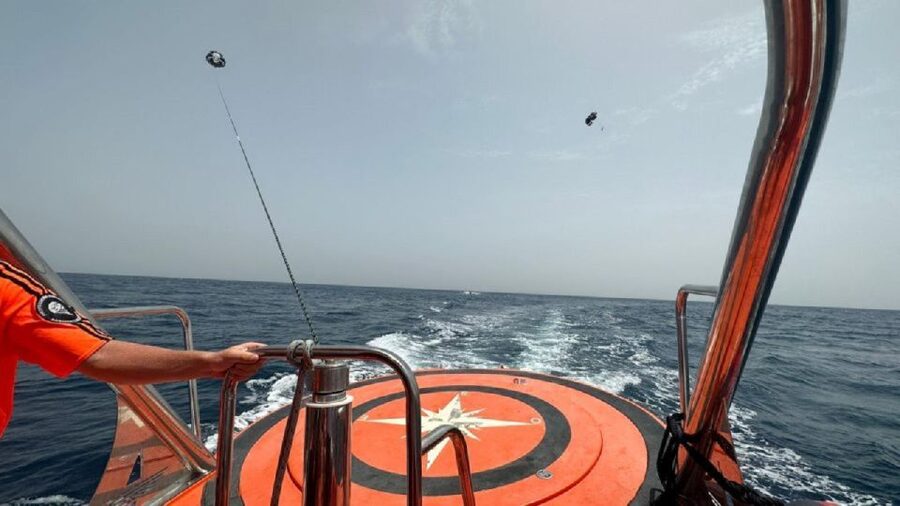 Benalmádena: Deluxe Parasailing Flight from Benalmadena Port - Rising above the Mediterranean for 12 minutes