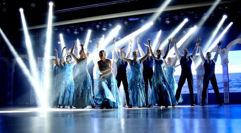 Benidorm: Show at Benidorm Palace - The arrival and seating process