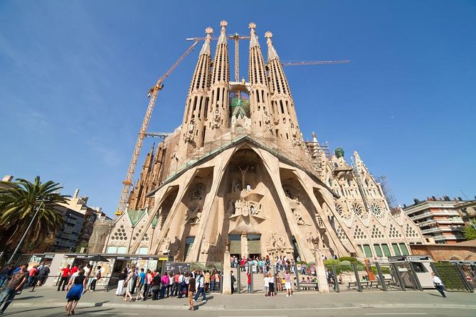 Best of Barcelona Guided Tour with Port or Hotel Pick up - Montjuïc and Plaça d’Espanya: the city from above