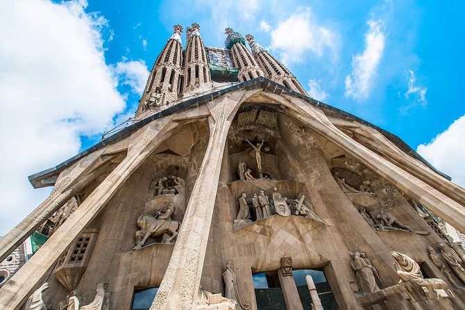 Best of Barcelona Guided Tour with Port or Hotel Pick up - Sagrada Família: outside by default, inside by request
