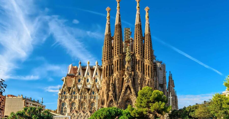 Best of Barcelona: Sagrada Familia & Park Guell with Pickup - From the Mediterranean waterfront to Columbus Monument