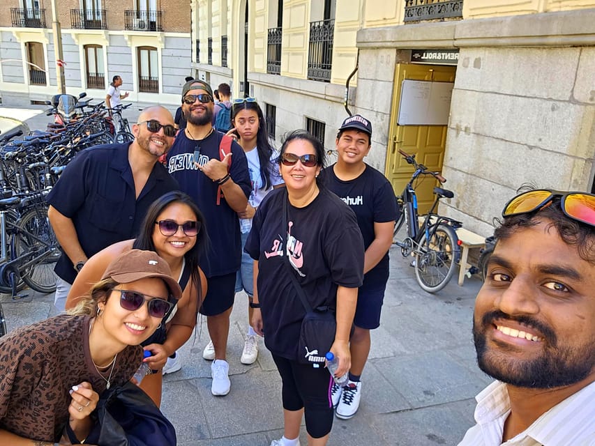 Best of Madrid: 3-Hour Guided Bike Tour in Small Groups - Key points at a glance