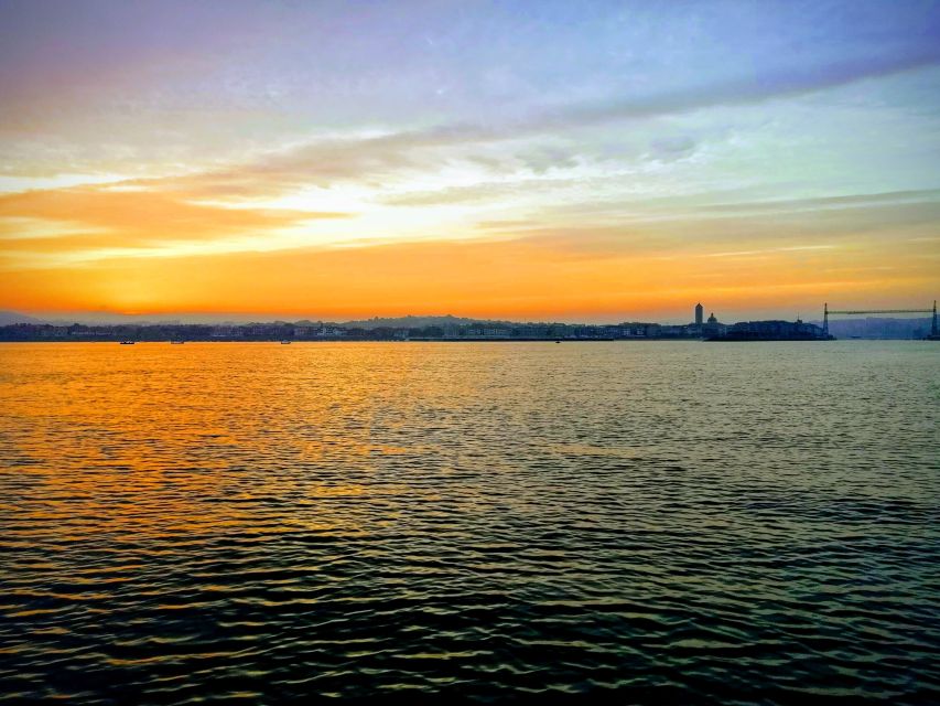 Bilbao: Bilbao Estuary and Abra Bay Boat Tour - Santurtzi and the open waters of Abra Bay