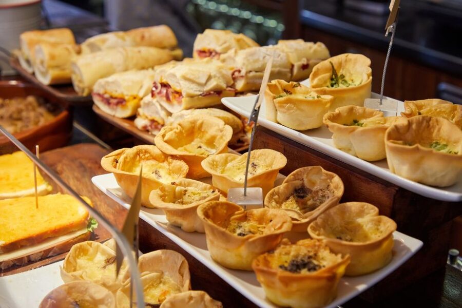 Bilbao: Exclusive Food & Wine Tasting Tour with Local Guide - Why pintxos are the right way to meet Bilbao