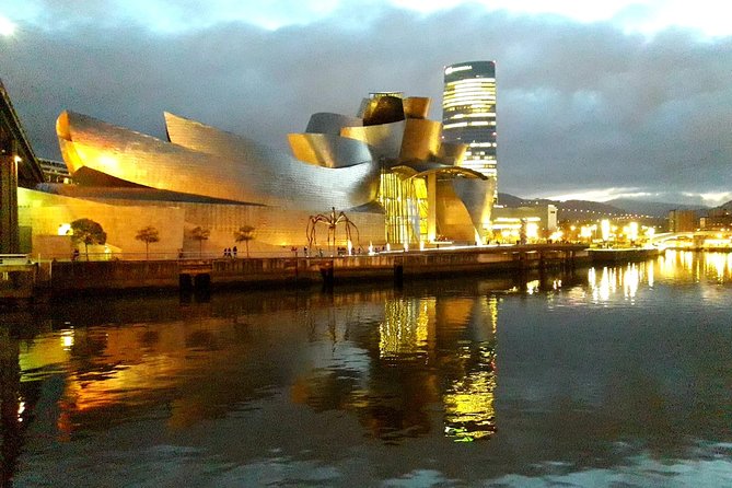 Bilbao: Guggenheim Like Never Before: VIP Access. Small Group.Top - Why the Guggenheim works best with context