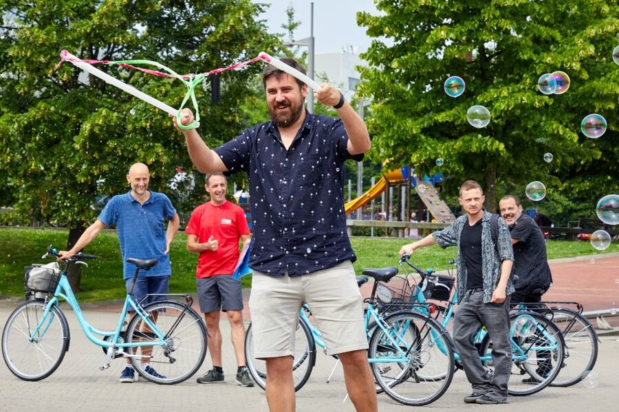 Bilbao: Guided Highlights Small Group or Private E-Bike Tour - What the guides add to the ride