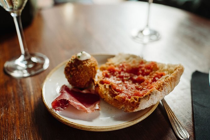 Bohemian Barcelona Neighborhood Evening Tapas & Wine Tour - Stop two: Bastaix adds Argentine influence