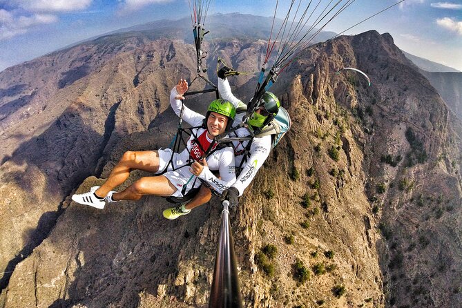 BRONZE tandem paragliding flight in South Tenerife, free pick up - Flying above Costa Adeje