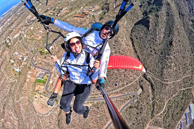 BRONZE tandem paragliding flight in South Tenerife, free pick up - What to wear and bring