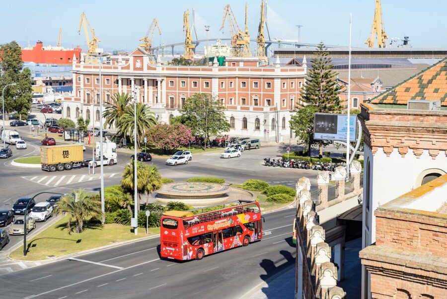 Cadiz: City Sightseeing Hop-On Hop-Off Bus Tour - Comfort, access, and practical details