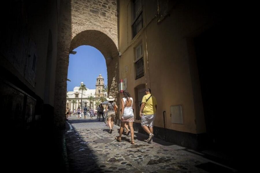 Cadiz: Guided City Tour - El Pópulo and Cadiz’s earliest chapters