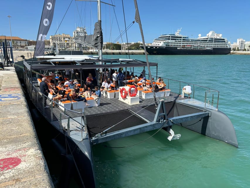 Cádiz: Sunset Catamaran Cruise Tours - Finding the best seat for sunset