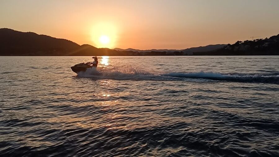 Cala Millor: Jetski Tour of Sea Lion Cave or Caves of Artà - Starting at Cala Bona with a short boat ride