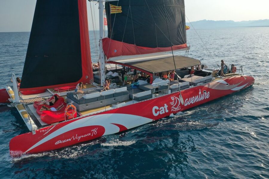 Cambrils: Catamaran Cruise with Drinks and BBQ Lunch Option - What happens during the one-hour ride out