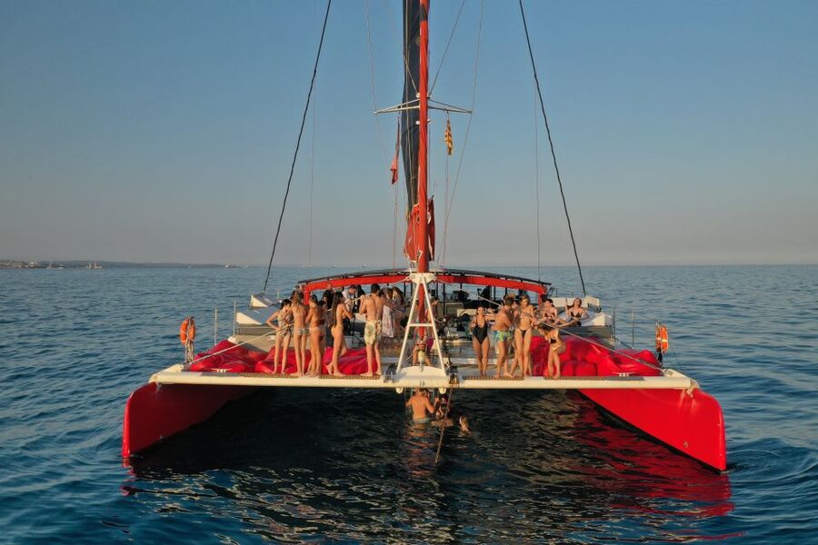 Cambrils: Catamaran Cruise with Drinks and BBQ Lunch Option - The swimming stop between Cap Salou and La Pineda