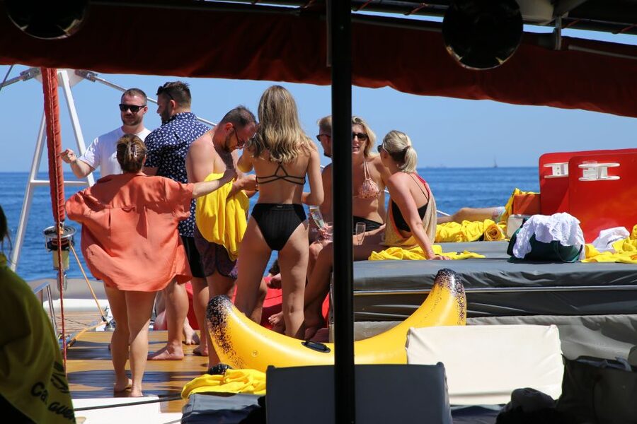 Cambrils: Catamaran Cruise with Drinks and BBQ Lunch Option - Who should choose this catamaran cruise