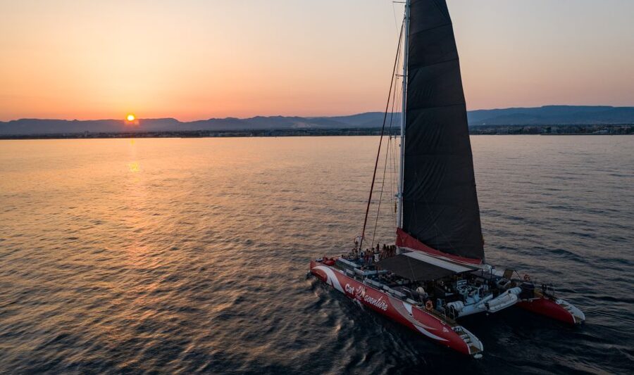 Cambrils: Sunset Catamaran Cruise with Drinks - Setting sail from Cambrils