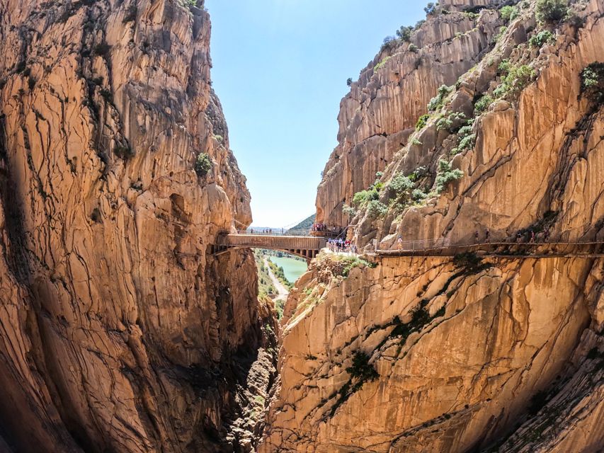 Caminito del Rey: Entry Ticket and Guided Tour - Following the 7.7-kilometer walkway