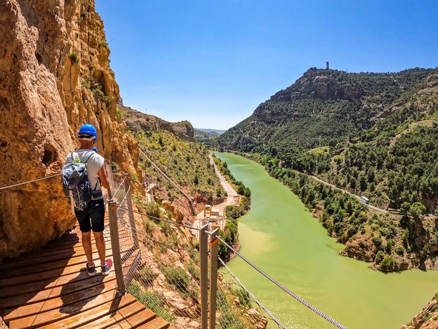 Caminito del Rey: Guided Tour and Entry Ticket - Walking through the Gaitanejo gorge